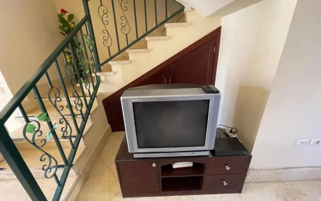 Cheerful 3-bedroom Villa With 6 Pools