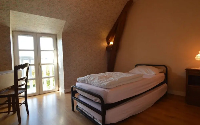 Cozy Holiday Home in Saint-bohaire With Fenced Garden