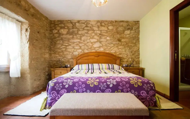 104490 -  House in Cee