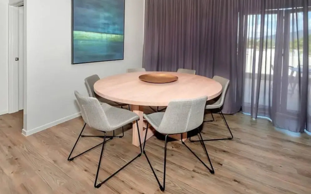 Cairns North 4-bed With Outdoor Dining & Pool