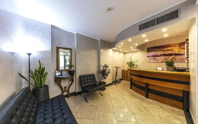 Intra Hotel