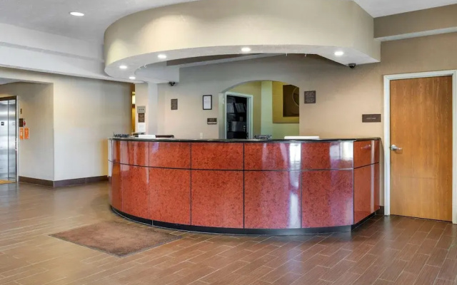 Comfort Suites