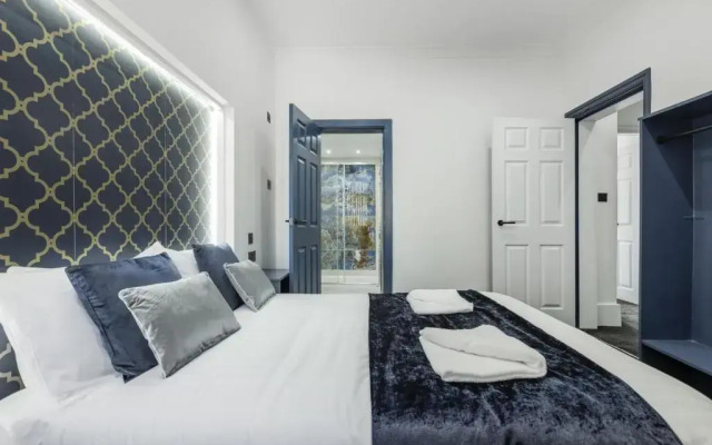 Crystal Towers Sasco Apartments
