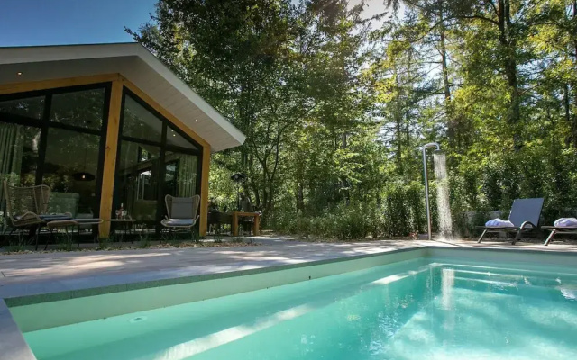 Luxury Lodge With Private Swimming Pool