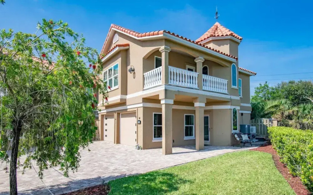 Dolphin Bay Apartment