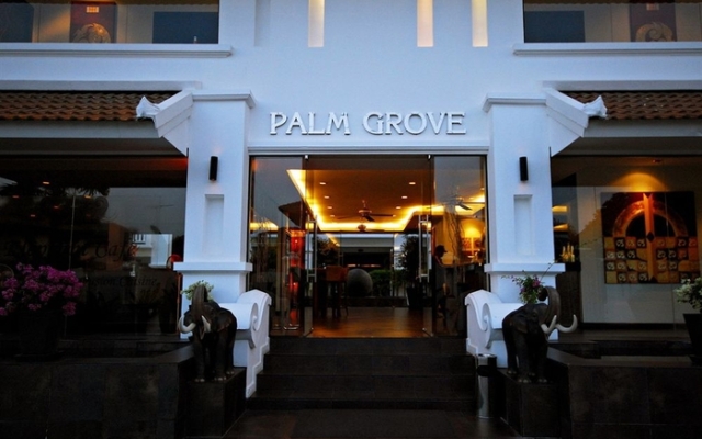Отель Palm Grove Resort вид на фасад