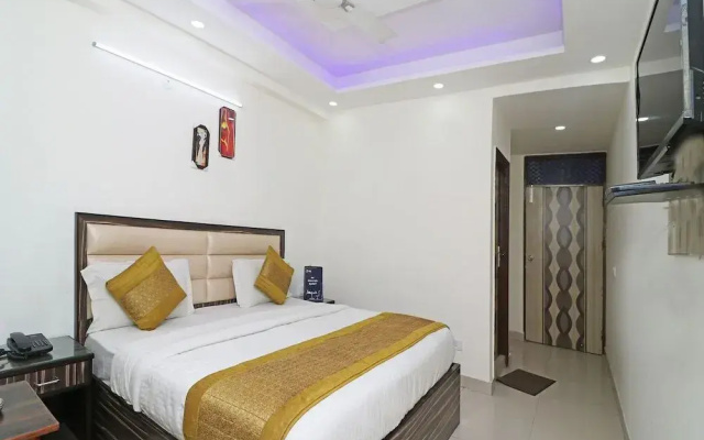 OYO 11633 Hotel Sweet Palace