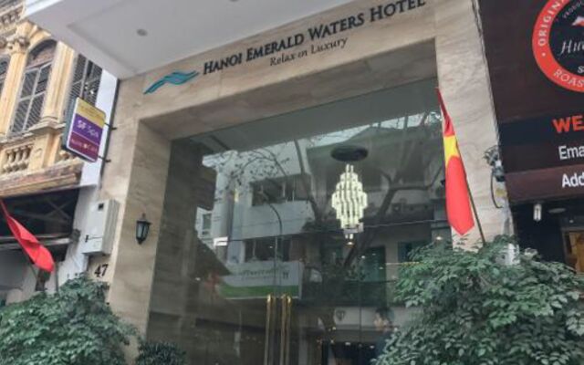 Hanoi Emerald Waters Hotel & Spa вид на фасад