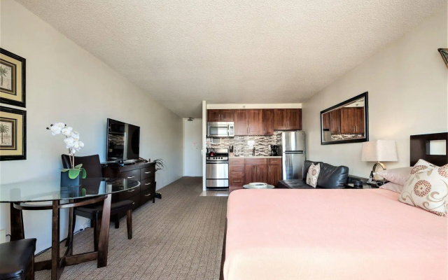 Waikiki Place - the Place to be in Waikiki