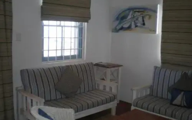 Albatros Holiday Home