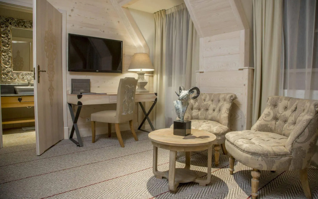 ARIES Hotel & SPA
