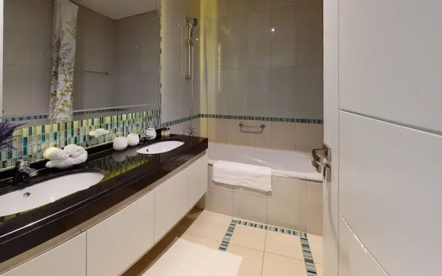 SuperHost - Stylish Apartment With Full Marina Views