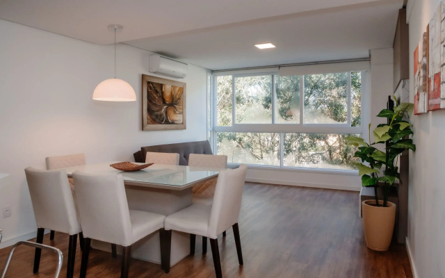Apartamento charmoso e iluminado em bairro nobre de Gramado