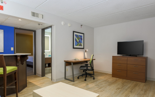 Holiday Inn Express Milwaukee-West Medical Center by IHG