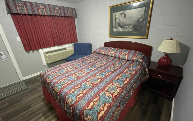 Arrow Lake Motel