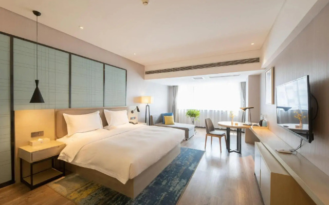 Starway Hotel (Weifang Taihua City Railway Station)