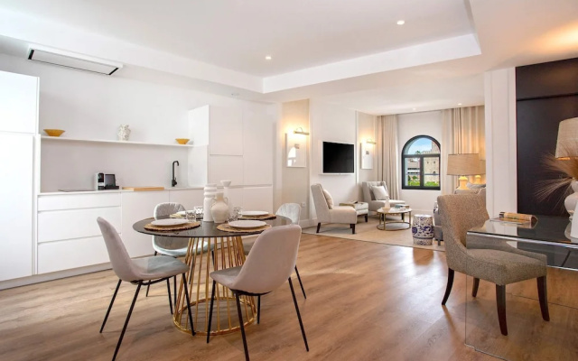 Luxury Apartment Torre del Oro View III