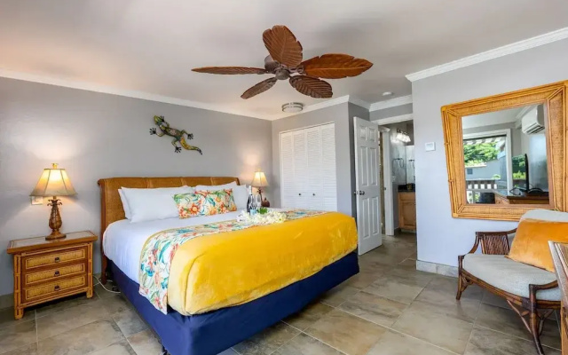 Kahana Sunset C7 2 Bedroom Condo by RedAwning