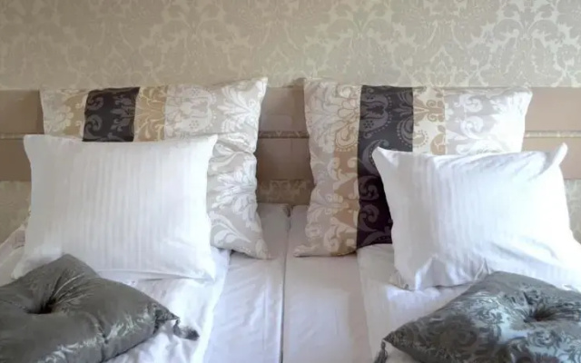 INApartments Riverside