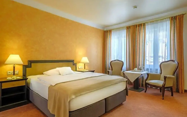 Hotel Hohenstaufen KG