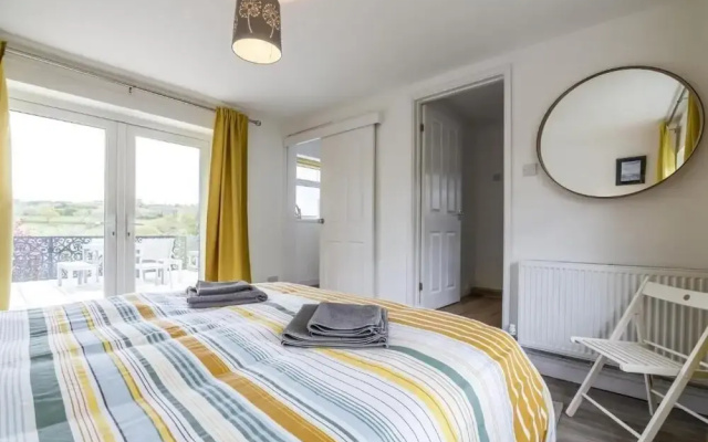Little Hill - 3 Bed - Wisemans Bridge