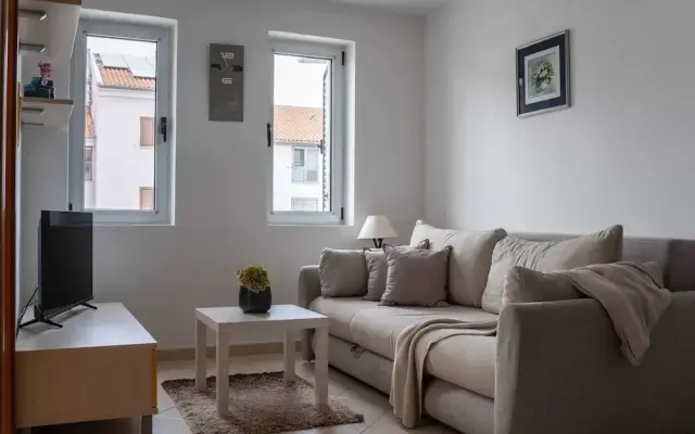Rovinj Seaside Apartment for 3