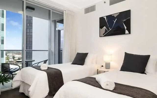 Exec Family Suite w River Views