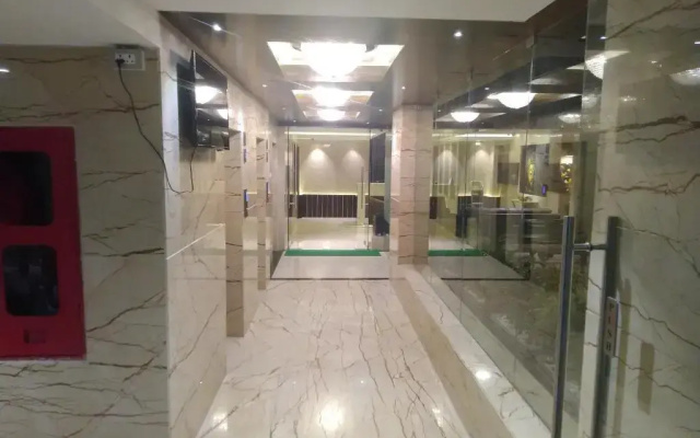 Hotel Centre Side