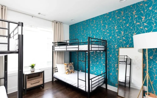 Domio Sylvan Park Modern 4BR Balcony