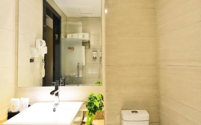 Yingshang Jinyi Hotel (Dade Road Branch)