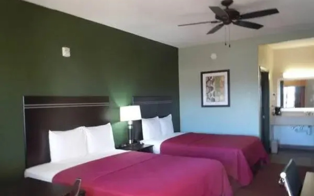 Stockdale Inn & Suites