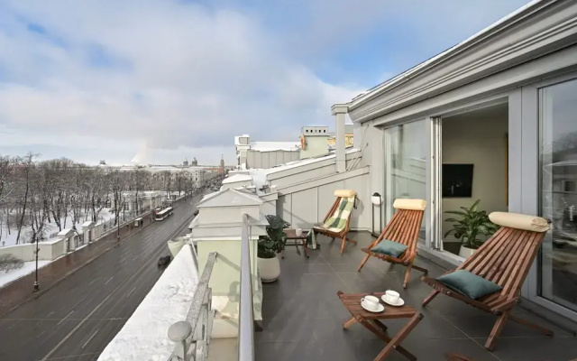 Minin Apartments на Караванной 11 (мансарда c террасой)