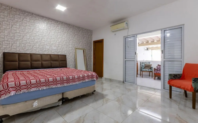 Casa  piscina a 180m da Praia Boraceia