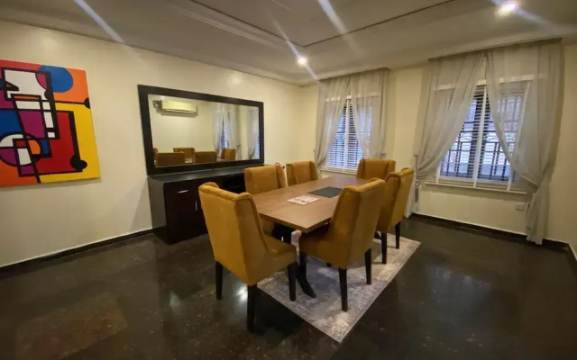Tenny's Place Apartments Jabi