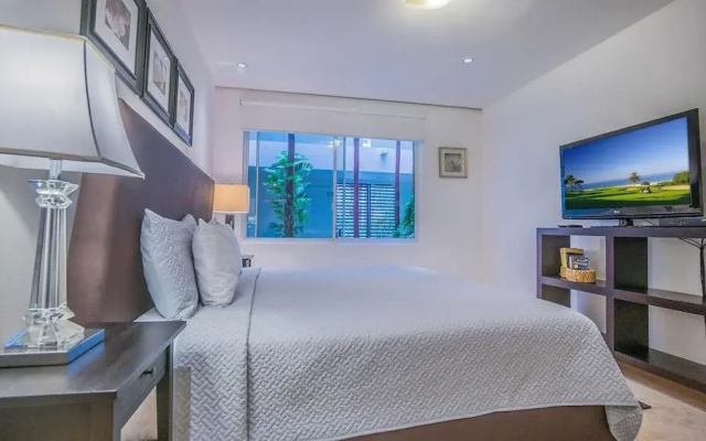 Elements Garden House 21 2 Bedroom Condo by RedAwning