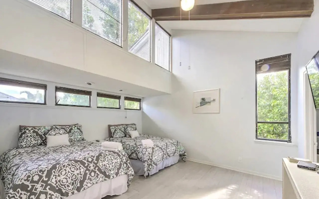 Salty Bungalow Azul