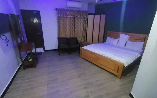 Green Valley Hotel & Restaurent