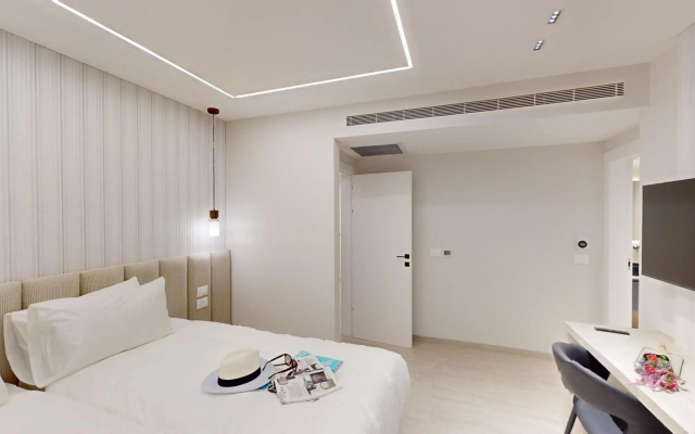 *King David Residences*2 Bd*Pool/Gym/Parking*