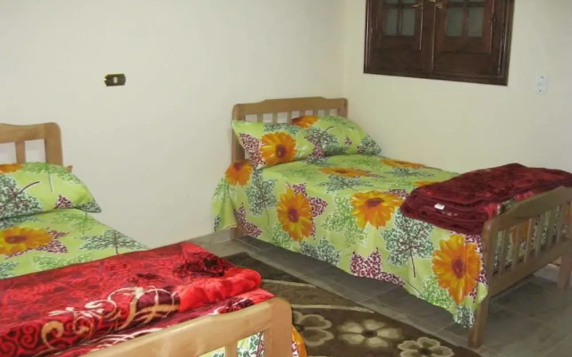 Three Bedroom Apartment With Pyramids View