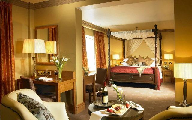 Castlecourt Hotel