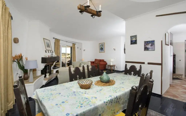 607 Villa Lorena