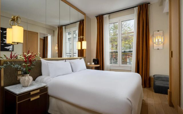 Le Belgrand Hotel Paris Champs Elysees, Tapestry by Hilton