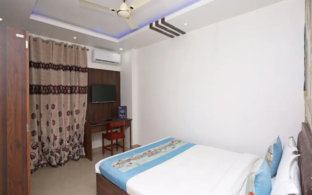 OYO 10734 Hotel NE Residency