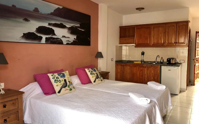 Apartamentos Frontera