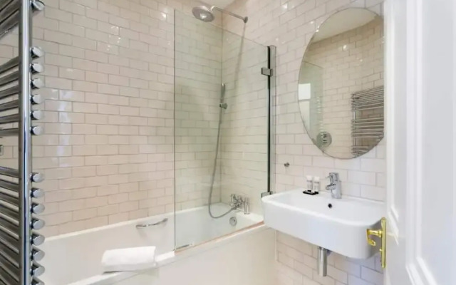 Stunning 2 Bed Apt W Garden in Clapham