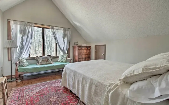 Cozy Wintergreen Cabin Near Mountain Inn & Slopes!