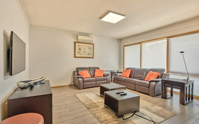 Spacious family home St Kilda