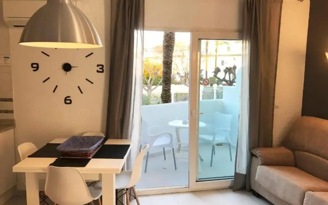 AP2116 Oasis Beach II Marineta