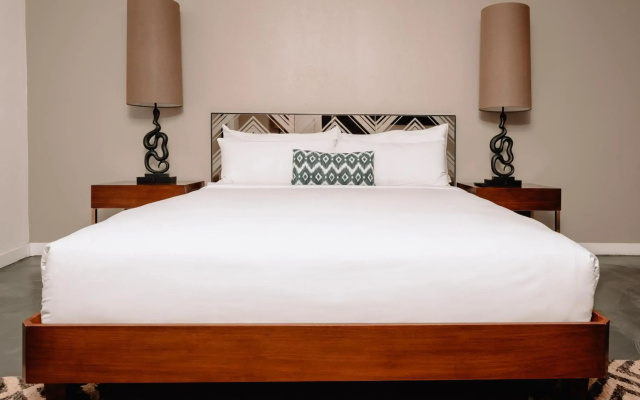 V Capri Palm Springs, a Dolce by Wyndham