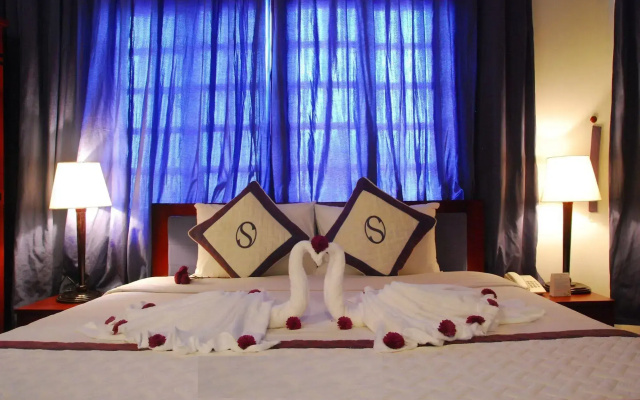 White House Hotel